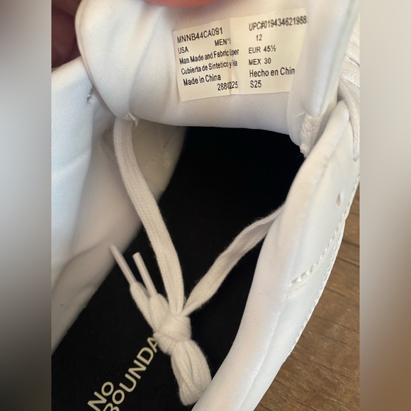 NWT Classic White and Black Men's Sneakers - Picture 4 of 6